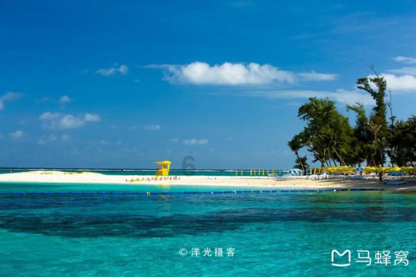 逃离古老的乡村房子